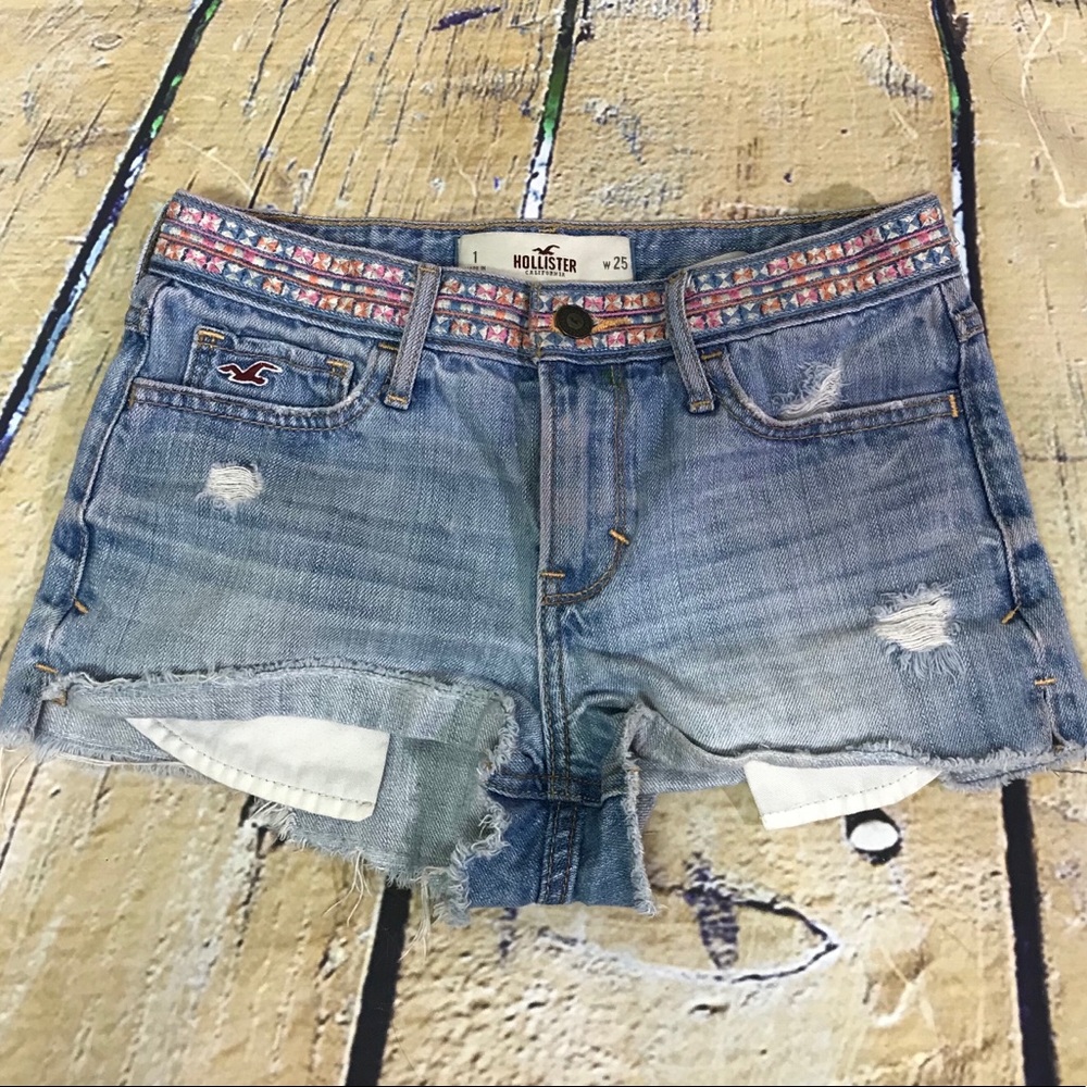 Hollister girls embroidered denim shorts